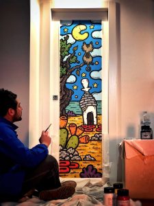 Francesco Ferrulli, contornismo metafisico, decorazione, porta, dipinta a mano, pittura acrilica, pittore, artista italiano, pugliese, nuvole, gatto, acrylic, puglia, trullo, ulivo, luna, stelle, stile, original, style, home, interior design, arte contemporanea.